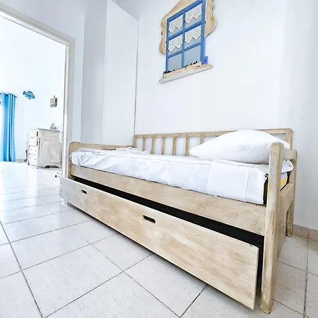 Maisonette By The Sea 50 M Semesterbostad *