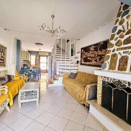 Semesterbostad Maisonette By The Sea 50 M