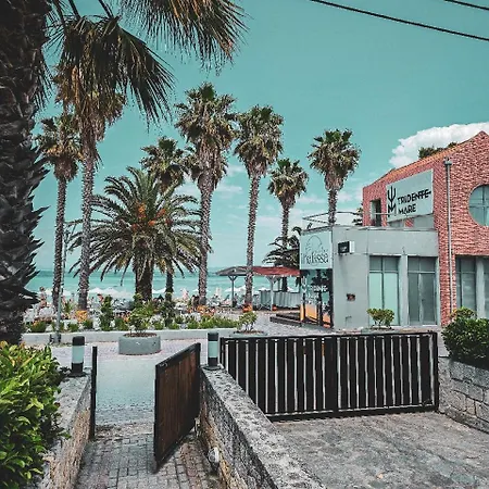 Maisonette By The Sea 50 M Semesterbostad *