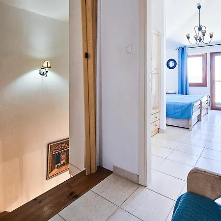 בית נופש Maisonette By The Sea 50 M *