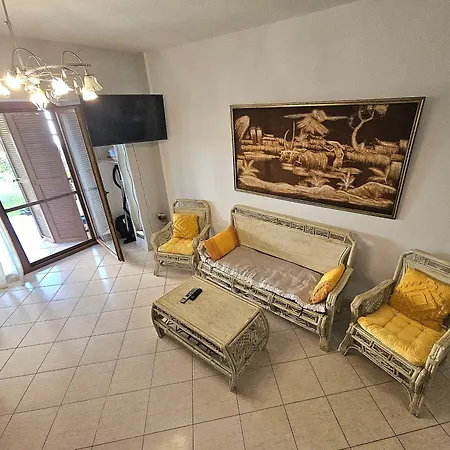 Maisonette By The Sea 50 M *